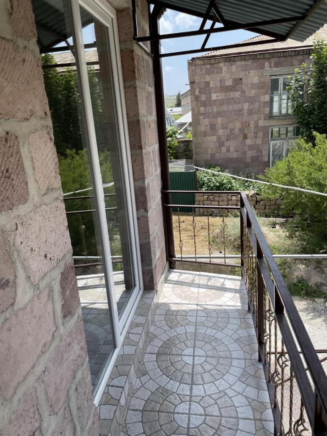 Armani Guest House Martuni Exterior photo